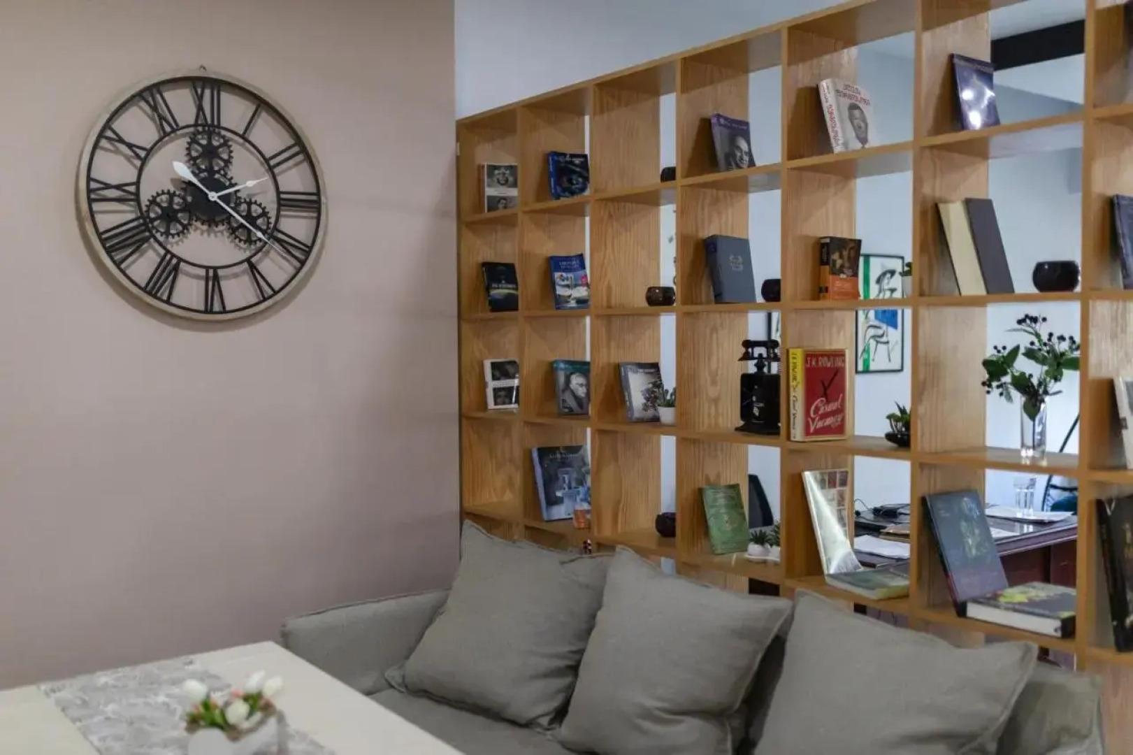 Отель Iveria Inn