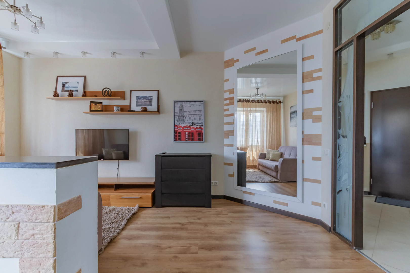 Квартира с видом на озеро