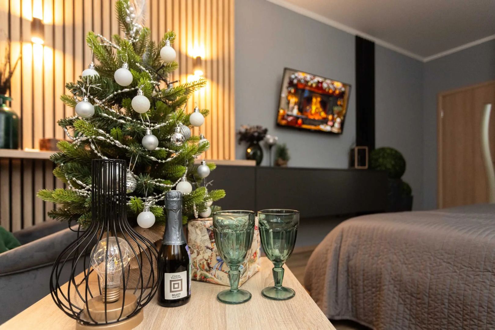 Квартира класса комфорт плюс с видом на реку в центре Рыбной деревни, остров Канта