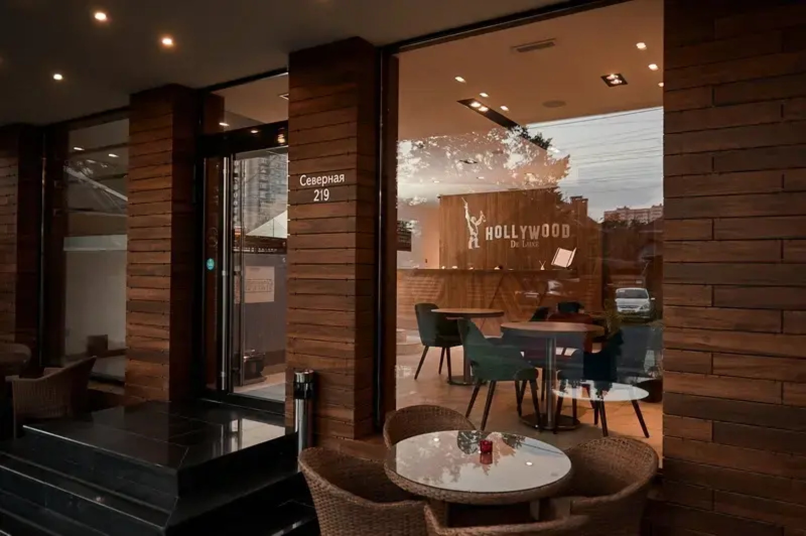 Отель Голливуд Де Люкс