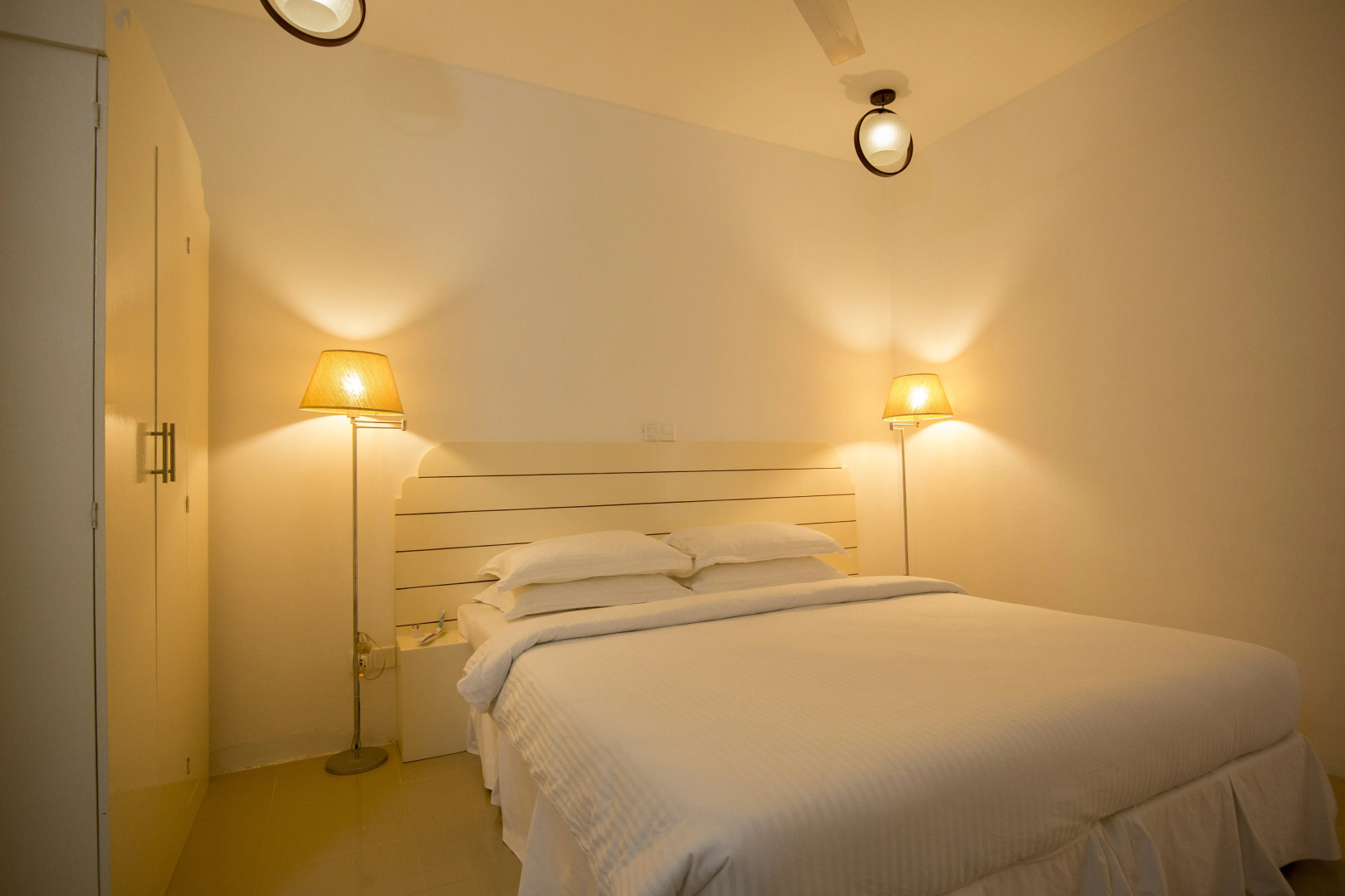 Отель Dhigurah Retreat Beach