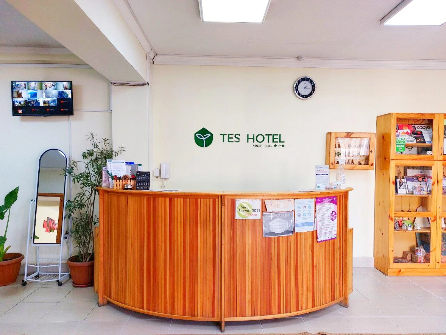 Tes Hotel
