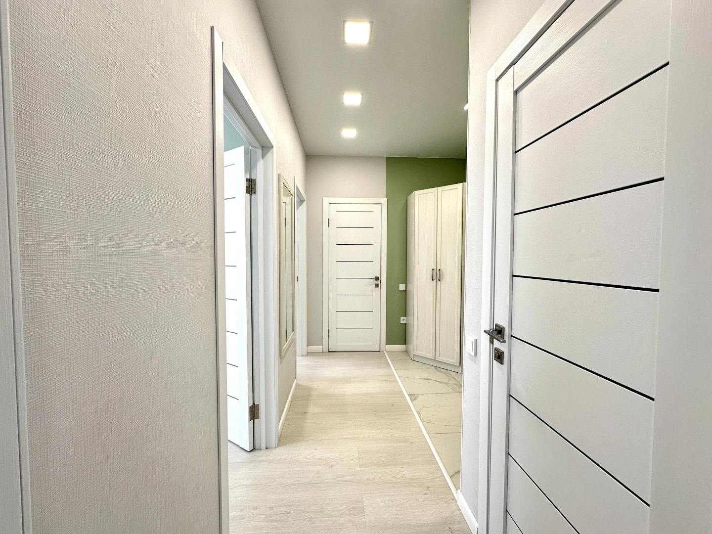 Апартаменты Люкс Аквамарин с дизайнерским ремонтом, для большой семьи