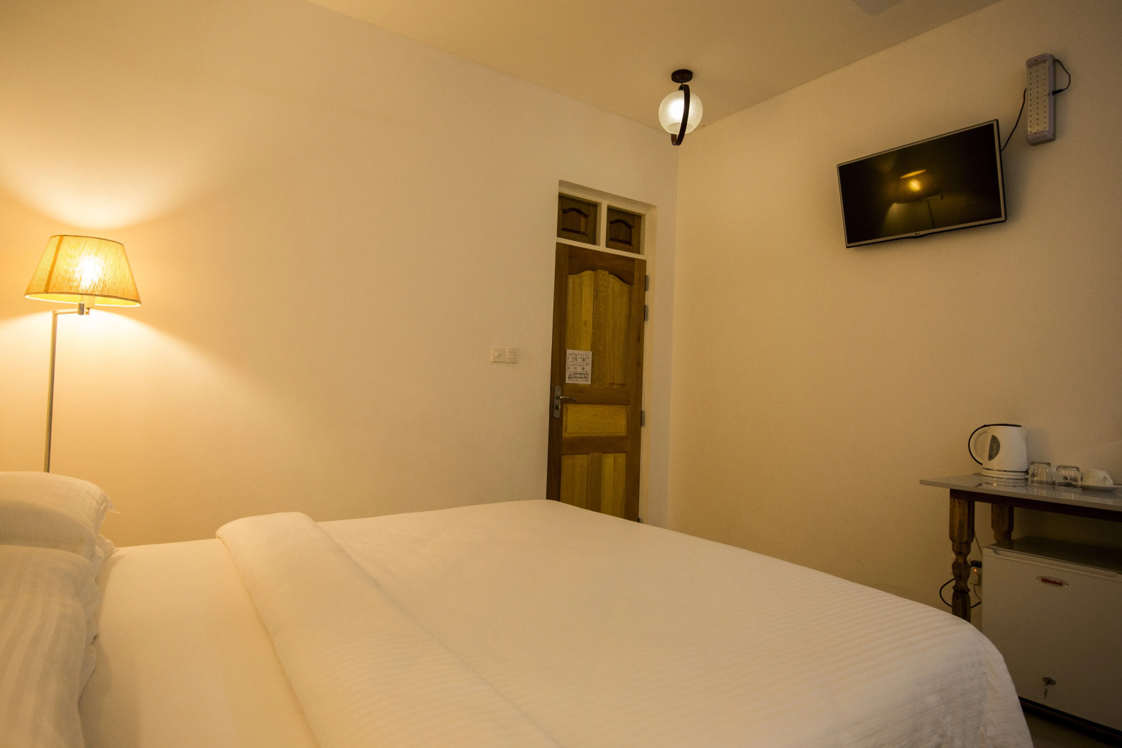 Отель Dhigurah Retreat Beach