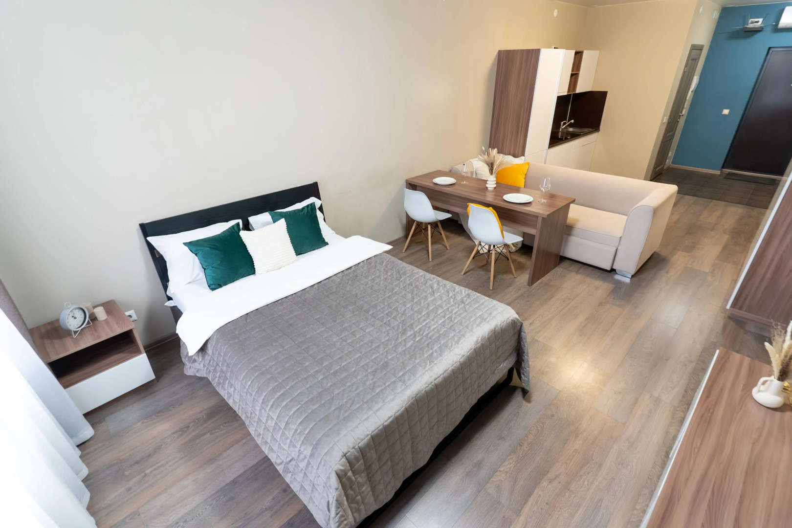 11 Апартаменты RADIUS Малышева 42А (20)