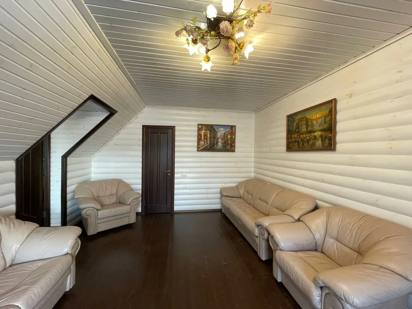 Частный Дом на Берегу Моря с Бассейном