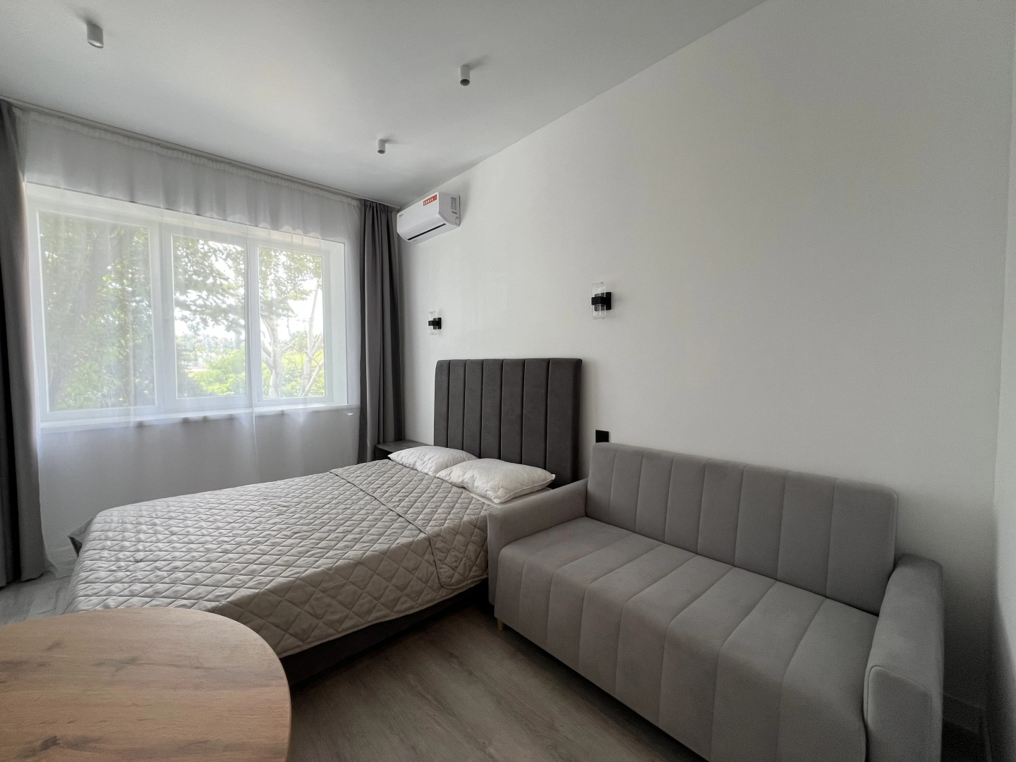 Апартаменты с Видом на Реку