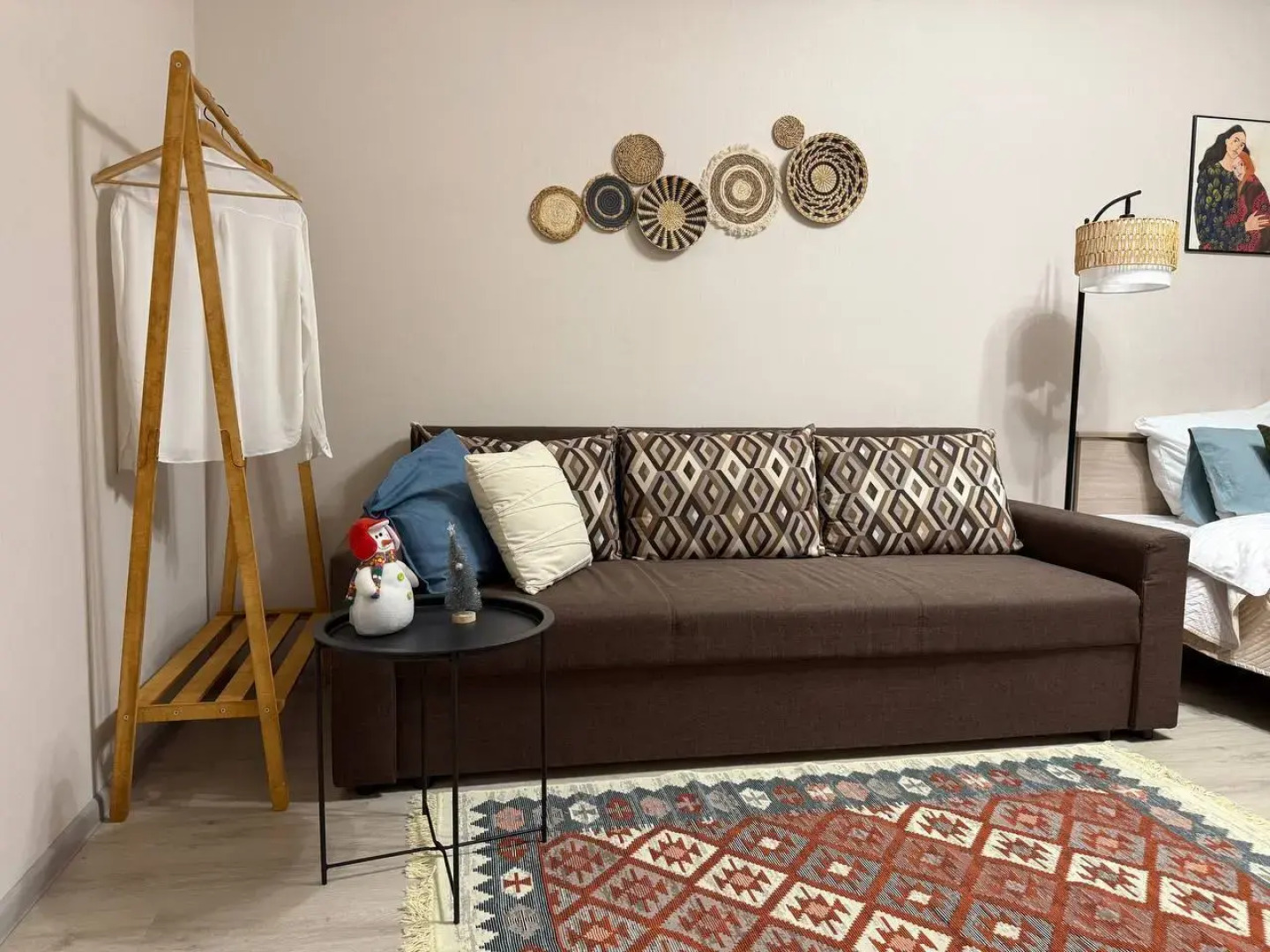 Квартира с видом на реку Великая