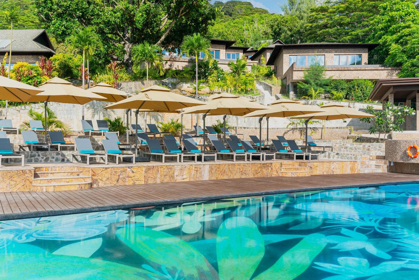 Курортный отель Gardens Hill Resort & Spa