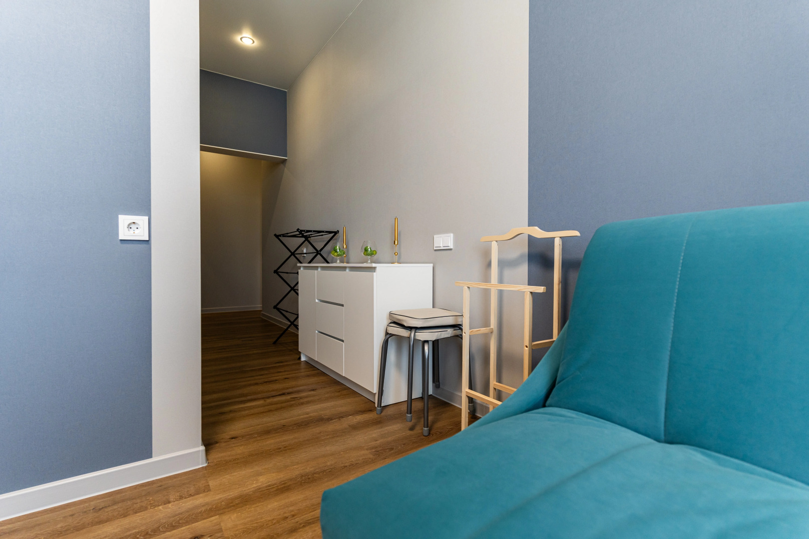 Апартаменты в Нoвоpоccийcкe c Дизaйнерcким Рeмoнтoм 1