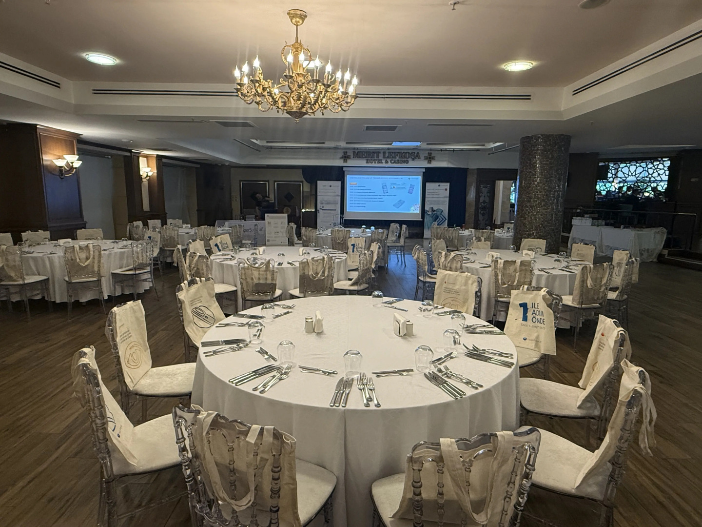 Merit Royal Gardens Hotel & Casino