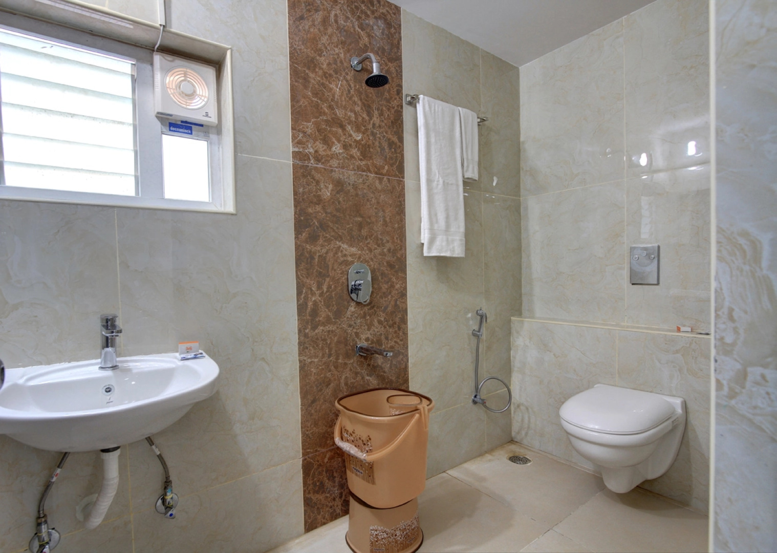 Отель Orange Suites & Inn Near Bangalore Airport