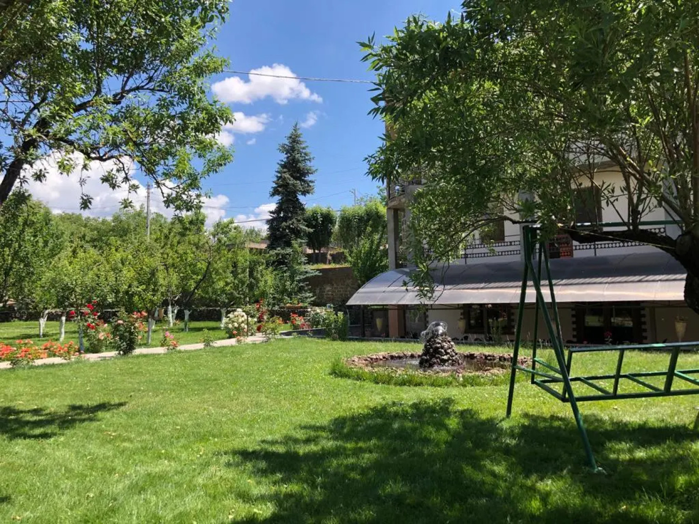 Отель Chez Yvette