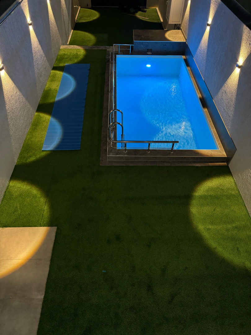 Гостевой дом Дом с бассейном на берегу