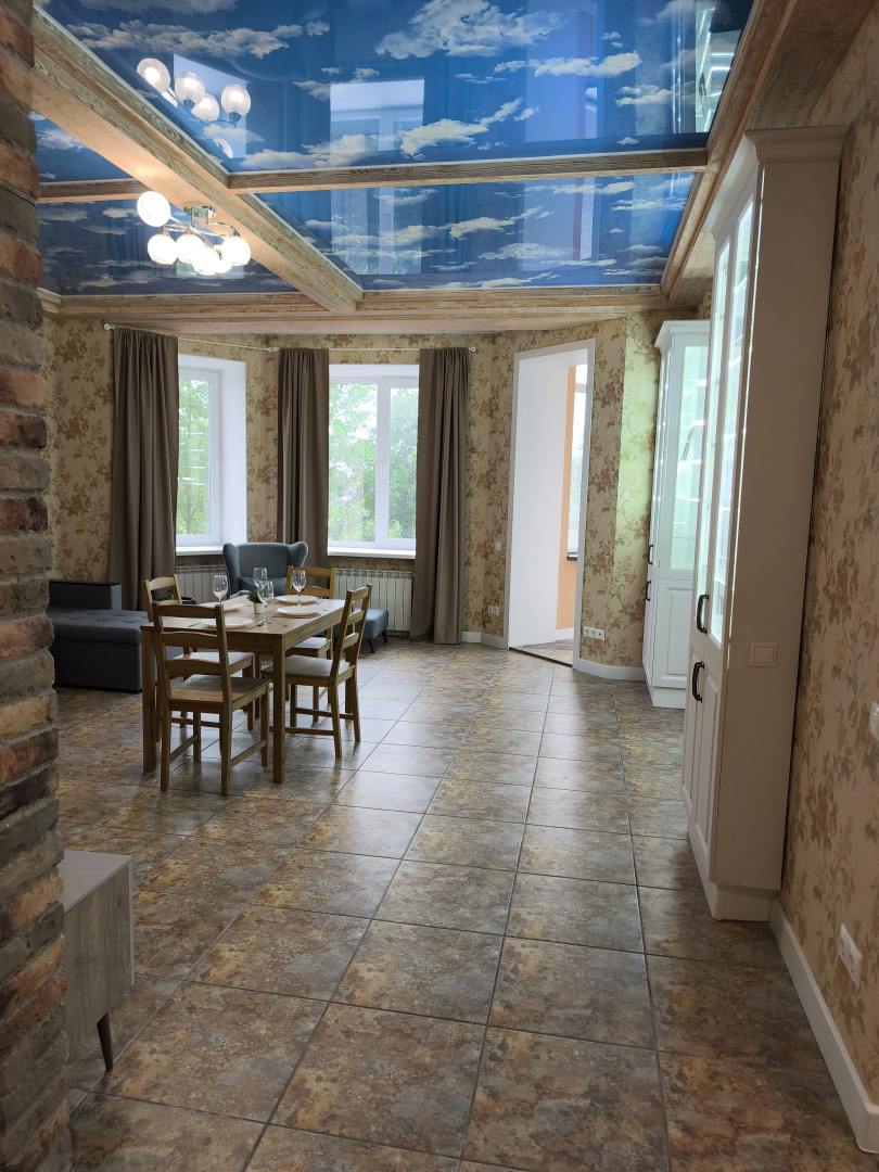 Квартира просторная на Богдана Хмельницкого