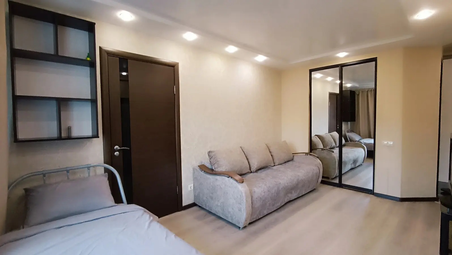 Апартаменты Уютный Север на улице Буркова 19/2