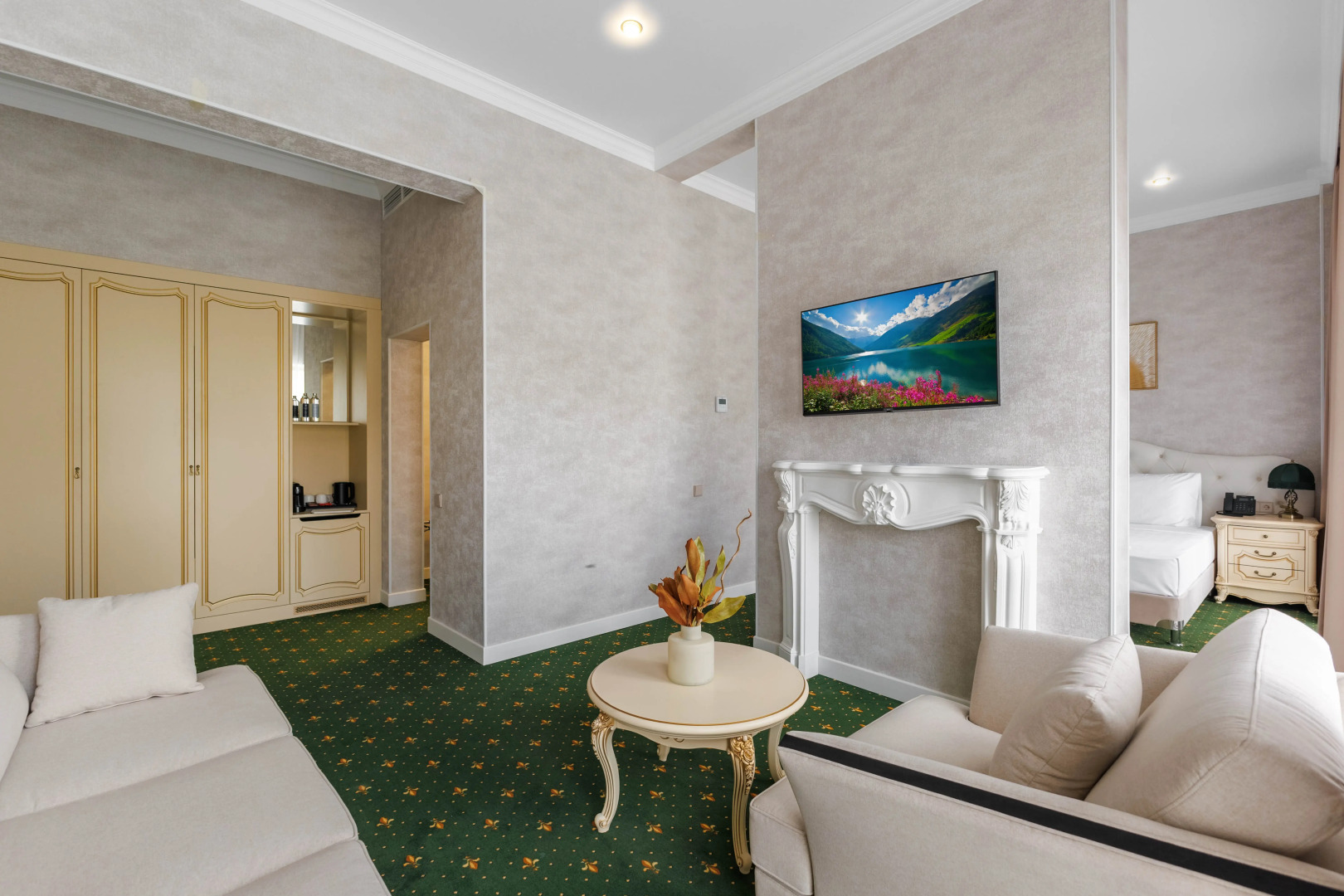 Отель Космос Ла Валли