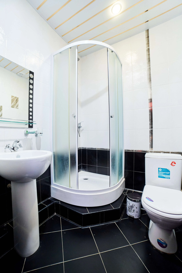 Отель Нарзан Вест