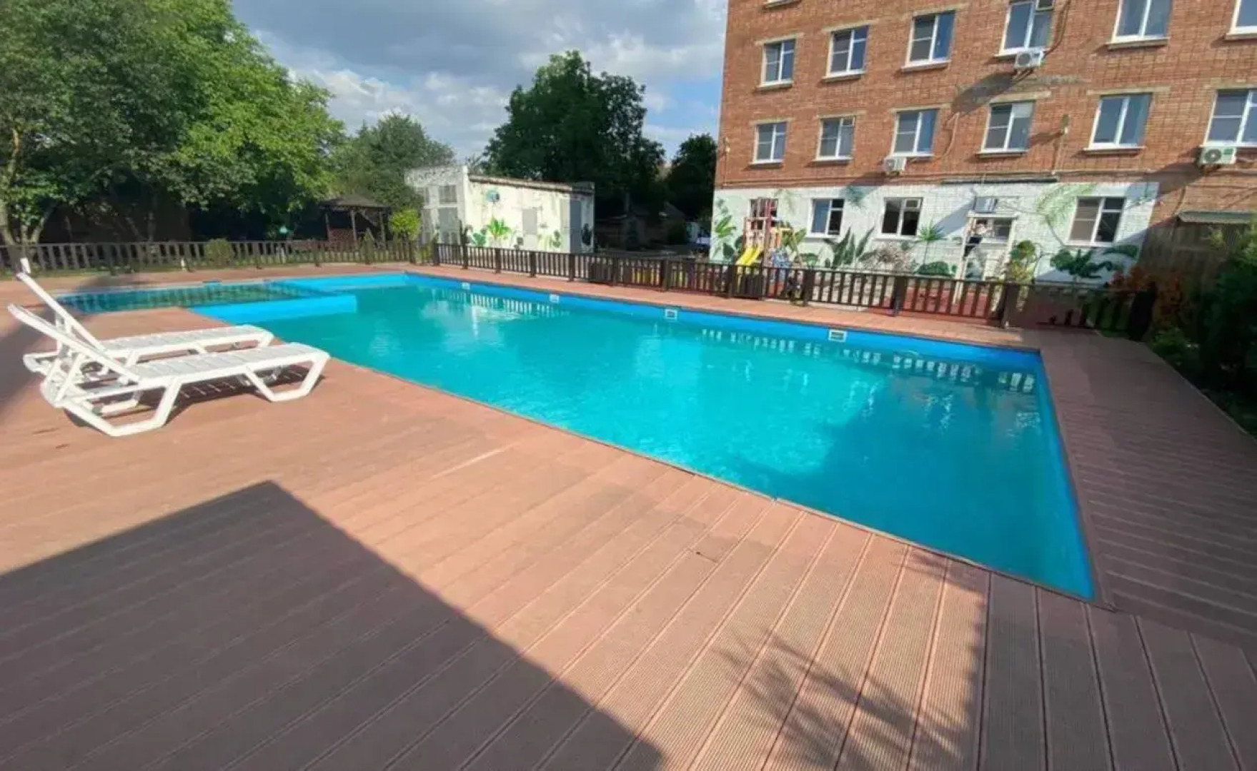 Апартаменты Эль Апарт на Содружества 66/110