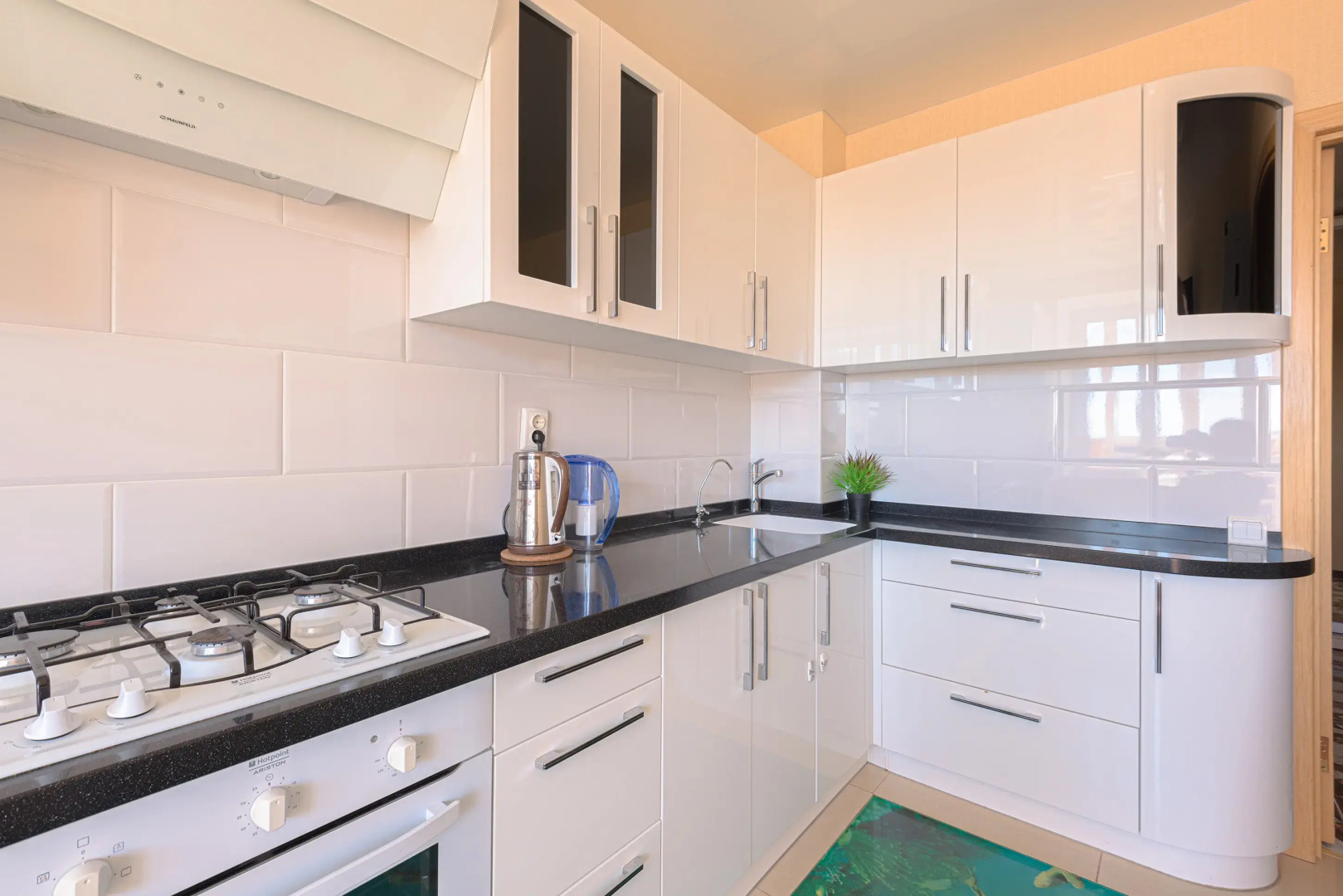 Квартира 1-к в престижном мкр. на Ильенко 14/7 от RentAp, 4 сп.места