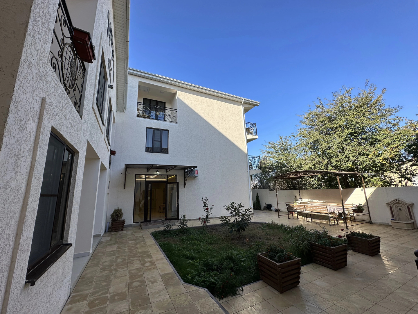 Отель Адмирал