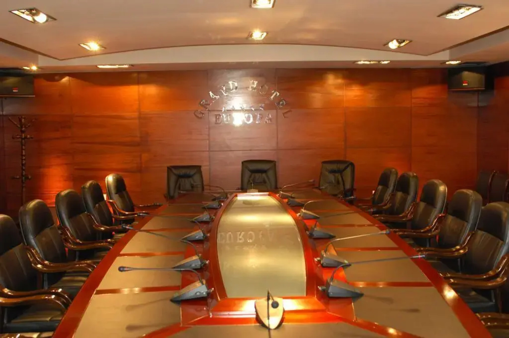 Отель Europa Grand