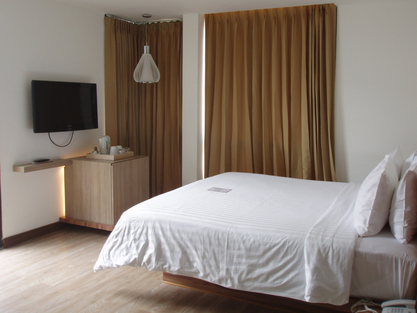 Отель Sacha's Hotel Uno