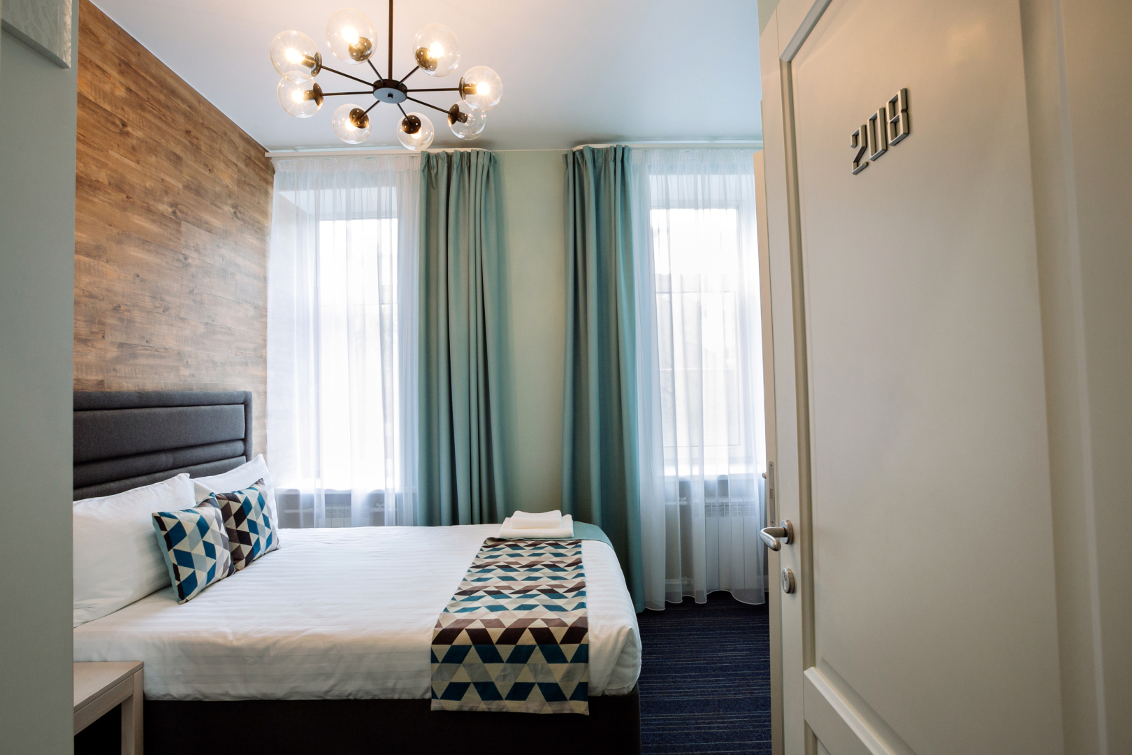 Отель Аристократ