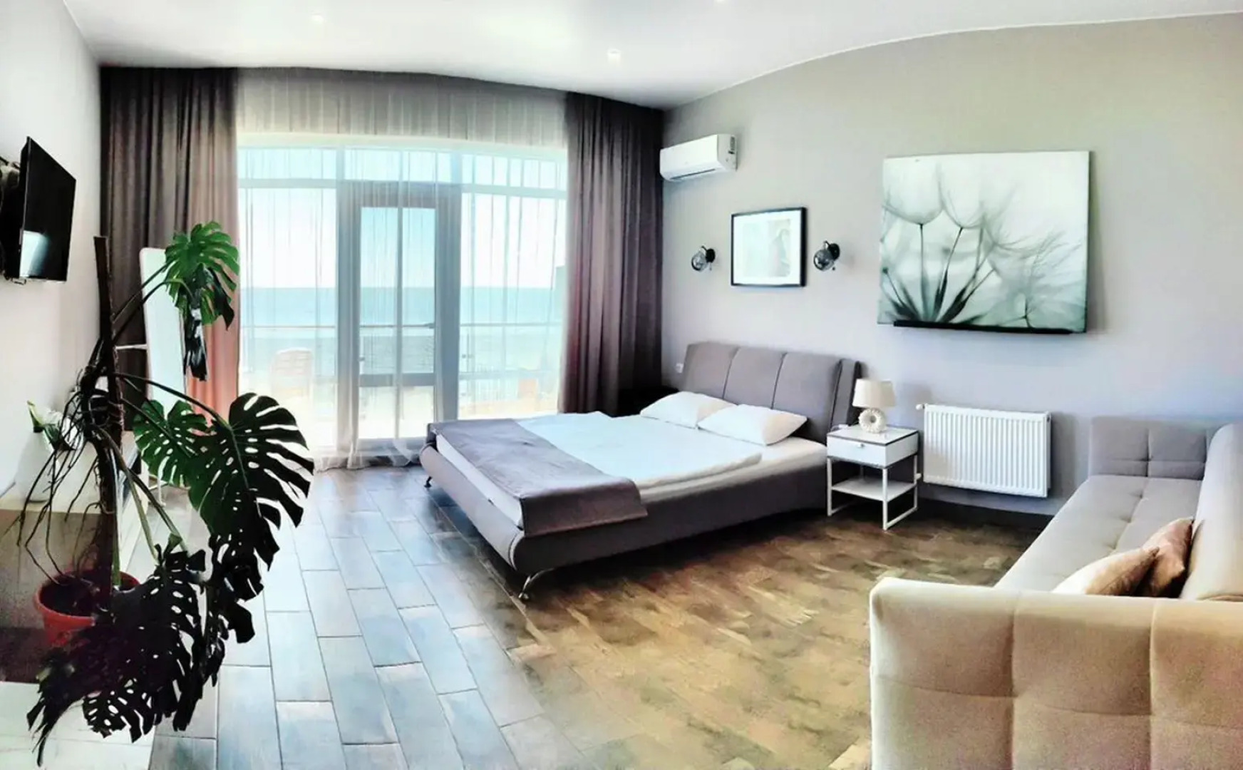 Апартаменты 40 м² на Первой Линии Моря