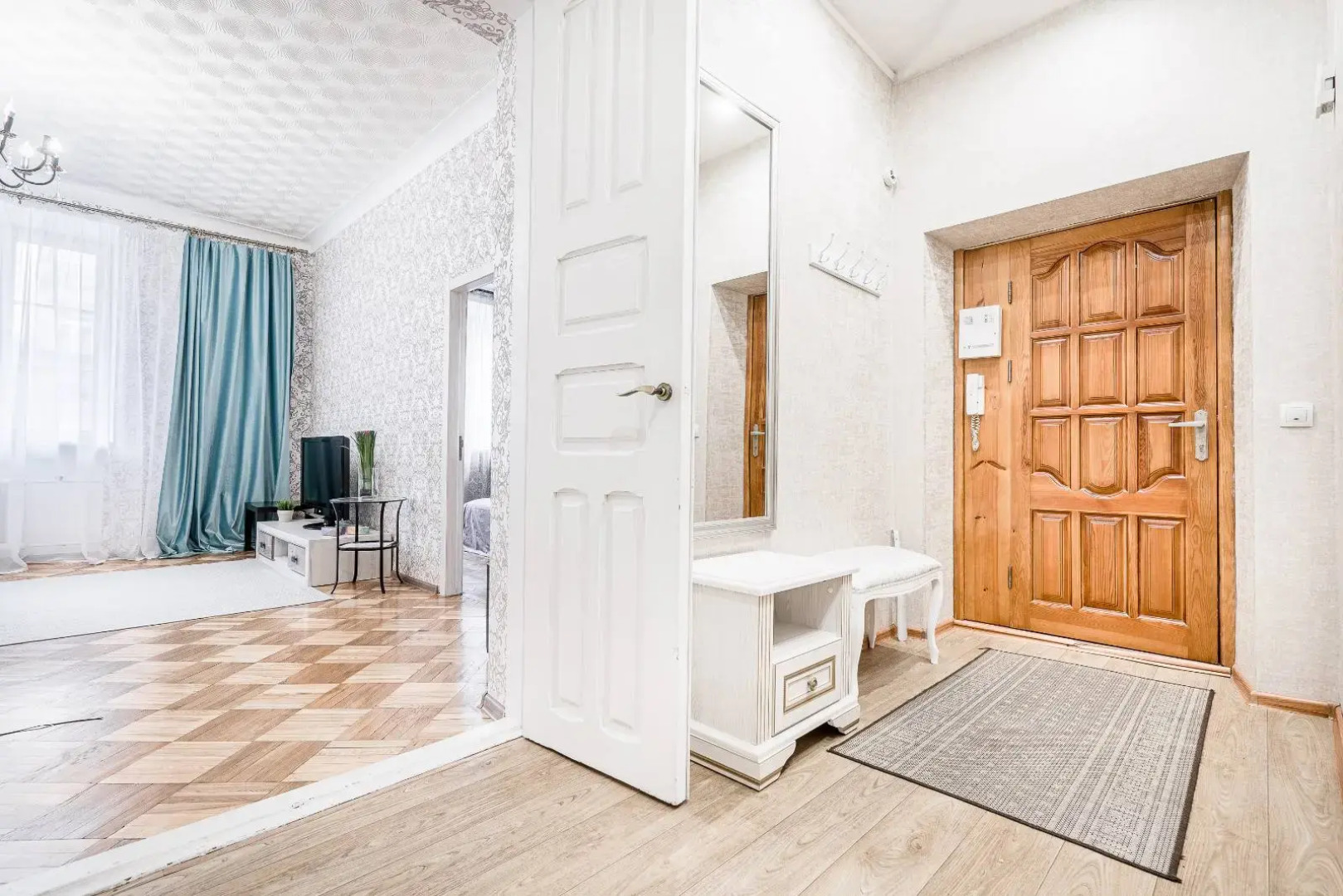 Апартаменты 3х комнатные Карла Маркса 21 Центр