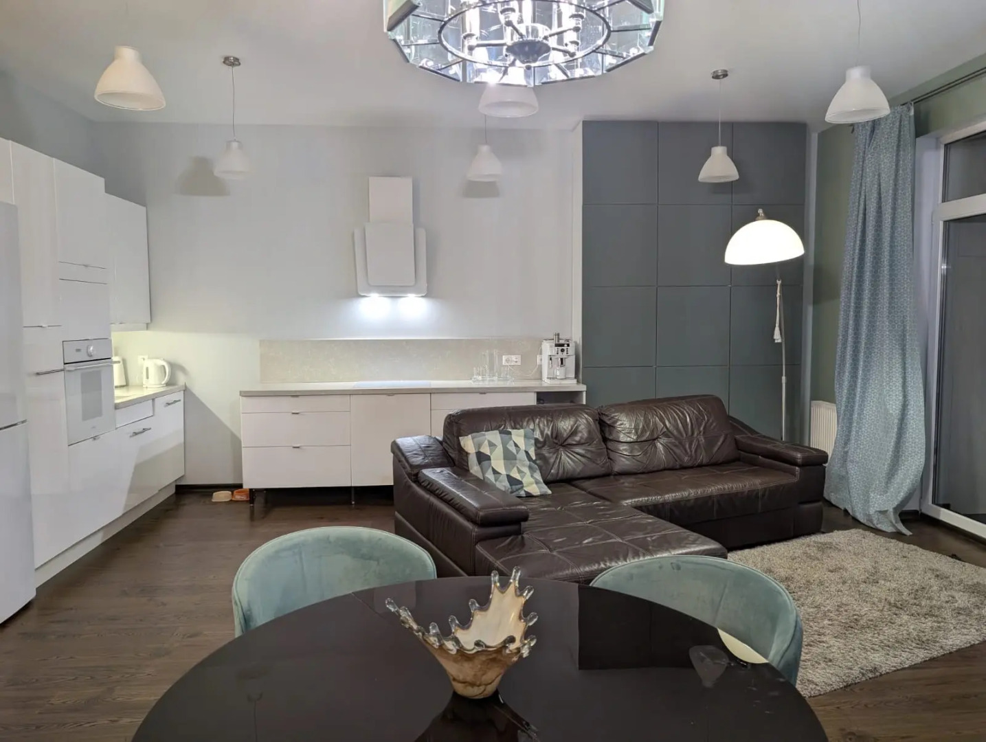 Квартира Волжский бриз Видовая 3-х комнатная на набережной в центре города