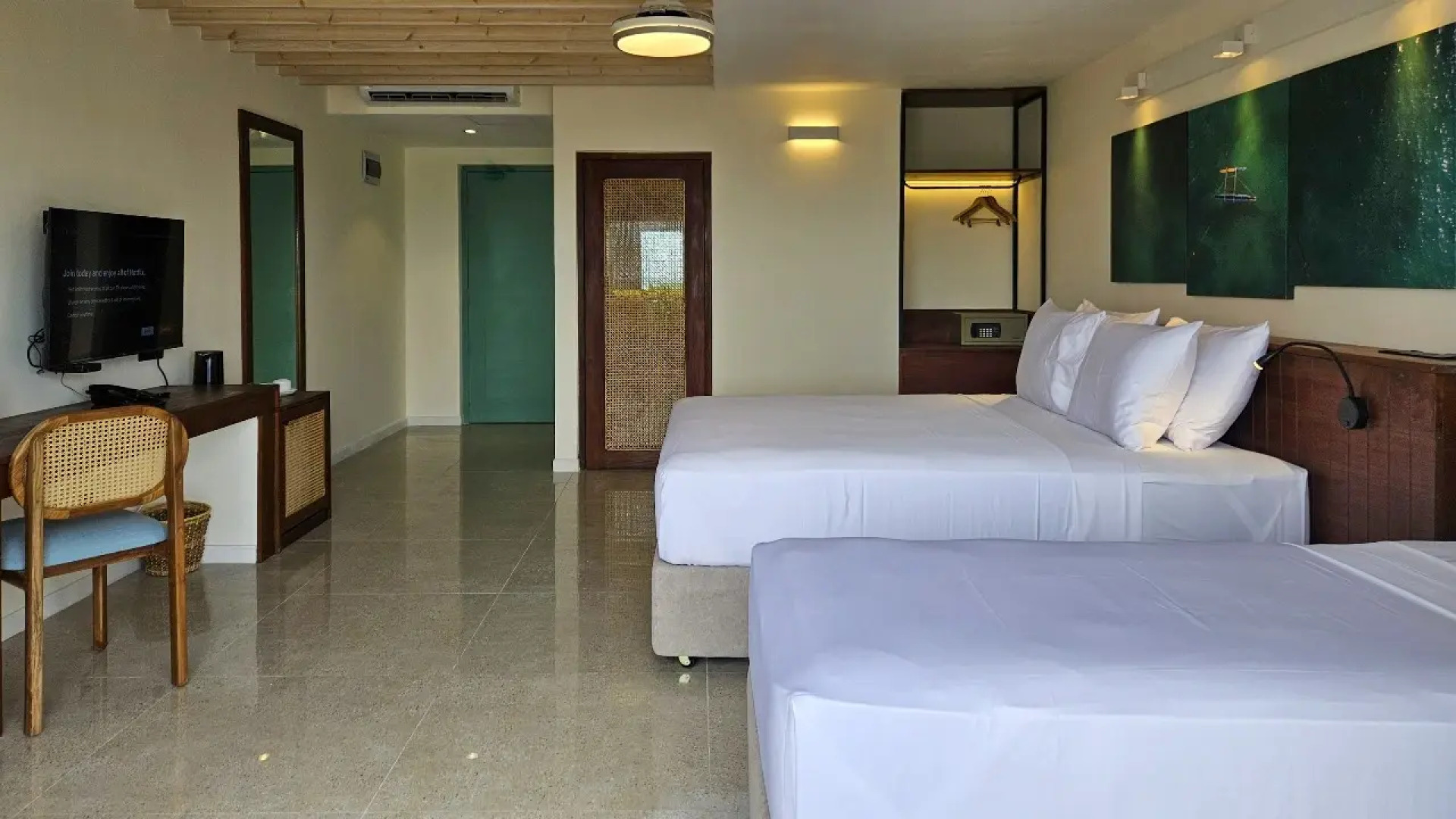 Курортный отель South Beach