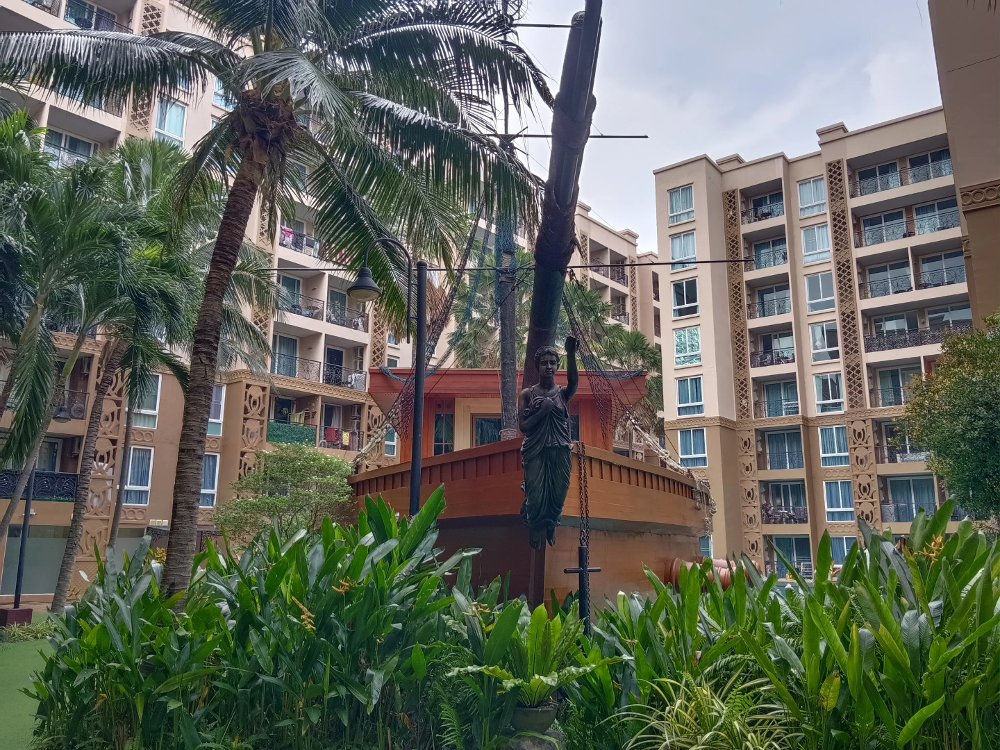 Апартаменты Atlantis Condo Resort Pattaya