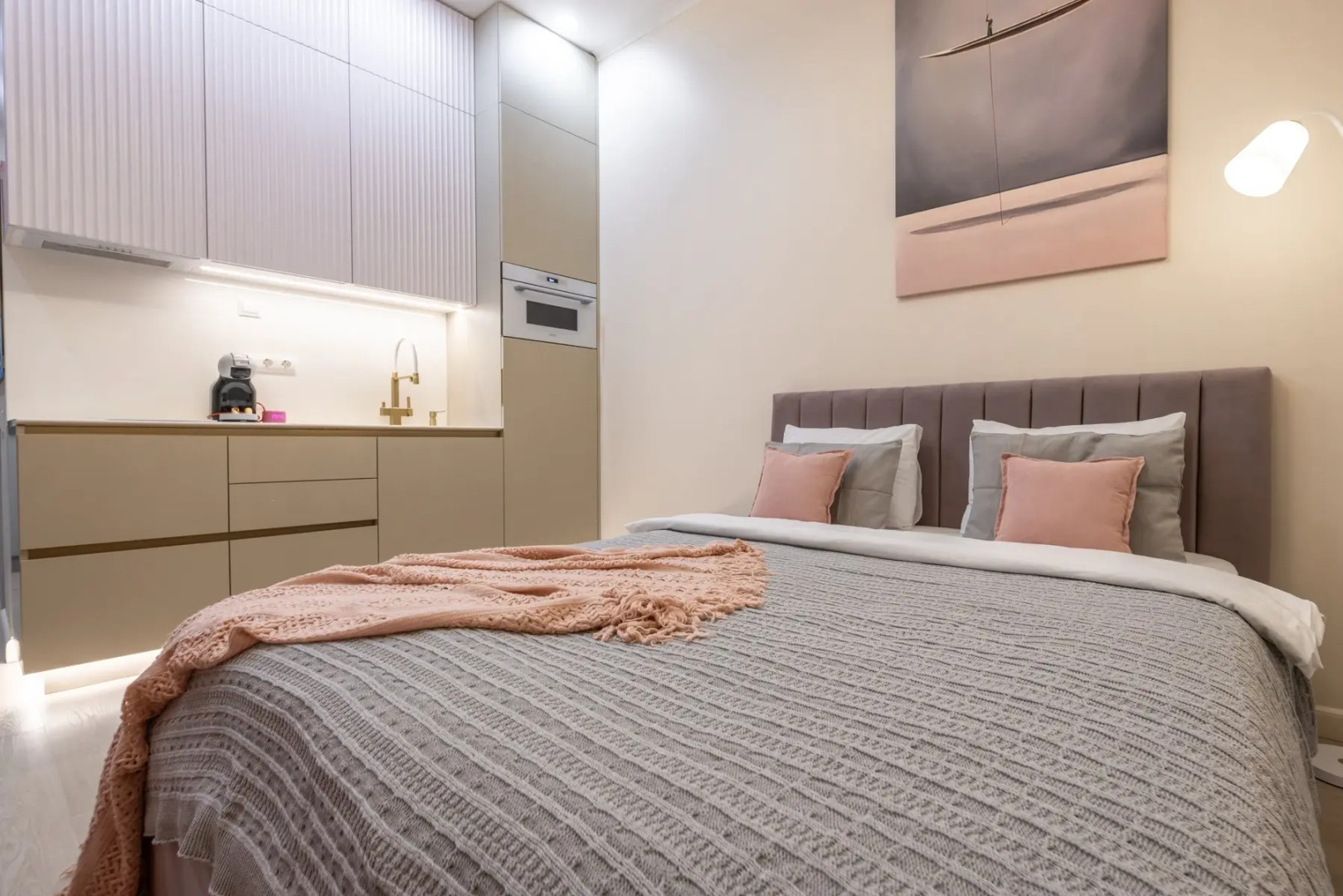 Апартаменты Алис Sun-Kissed Interiors