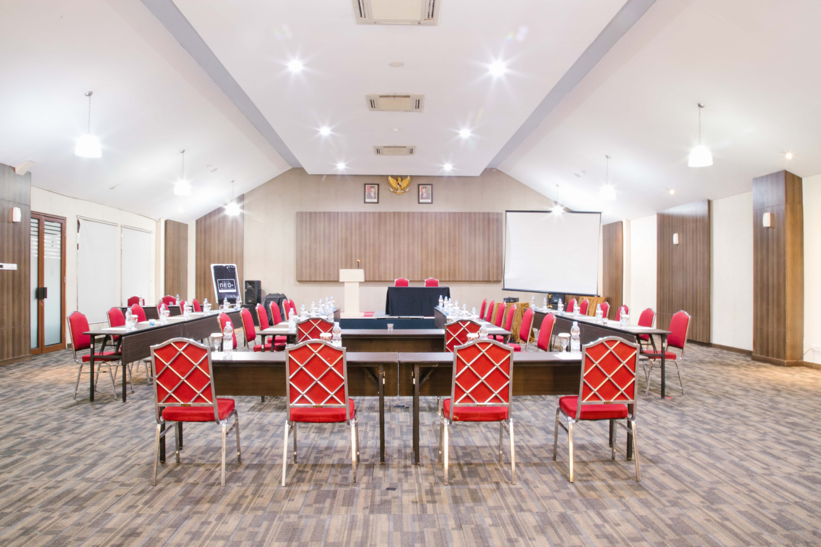 Отель Neo+ Green Savana