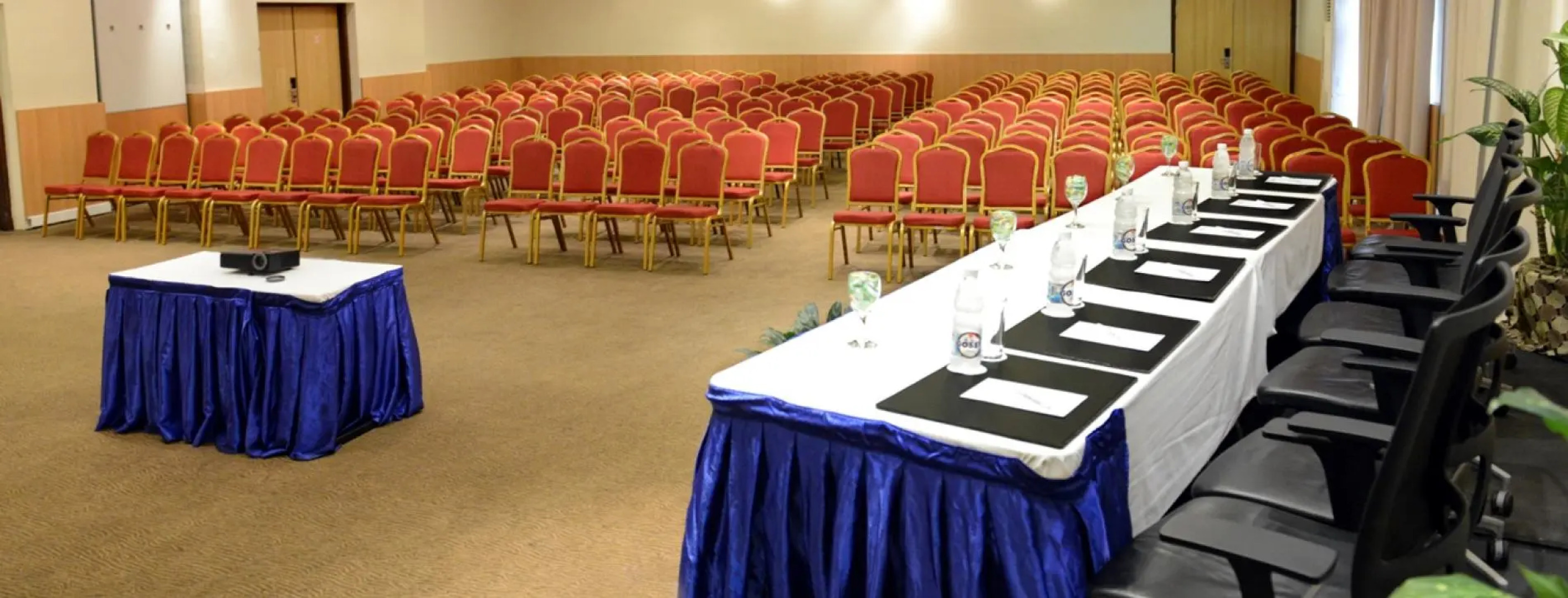 Отель The Statement