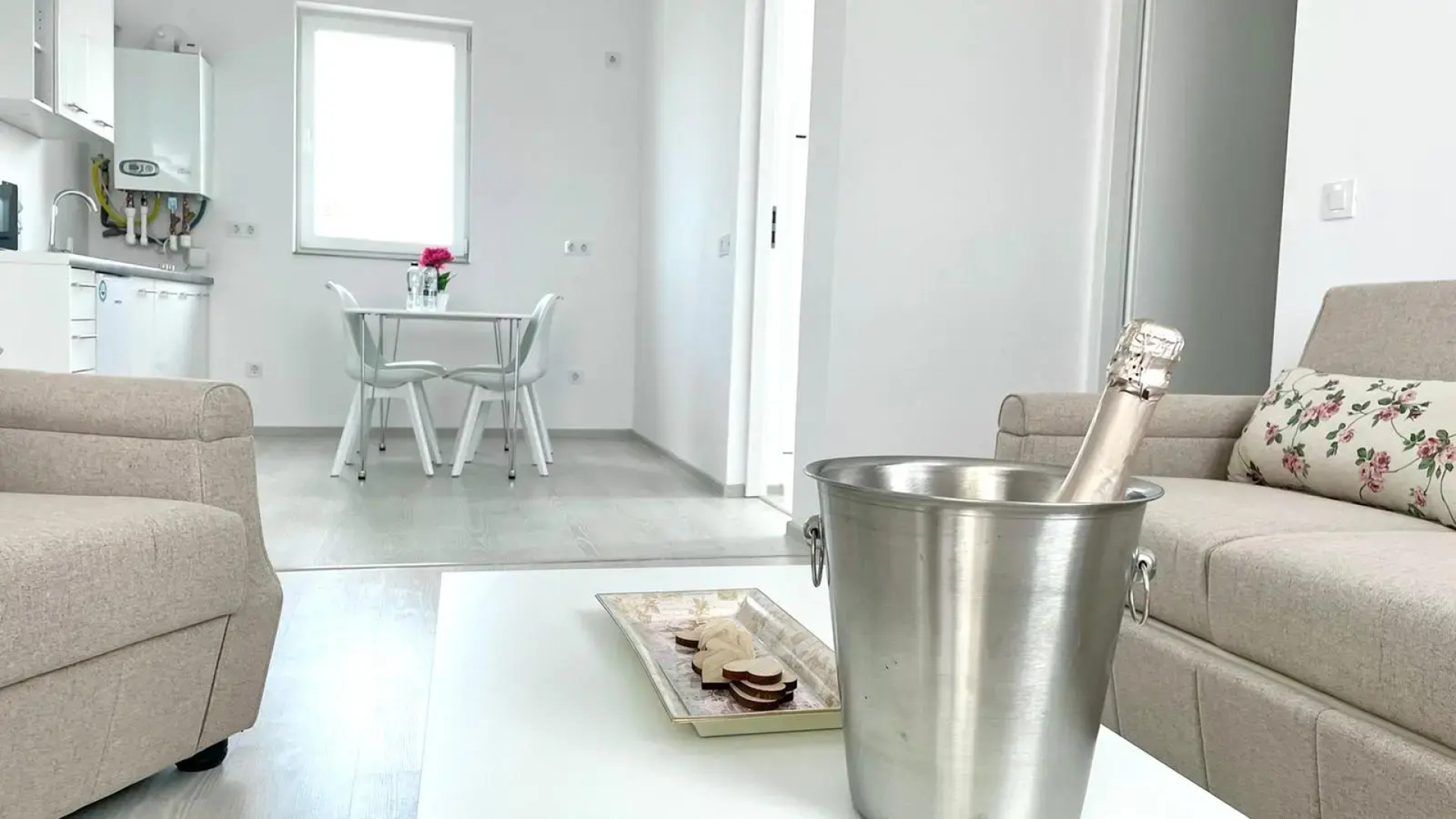 Апарт-Отель Elvetianul Tobias