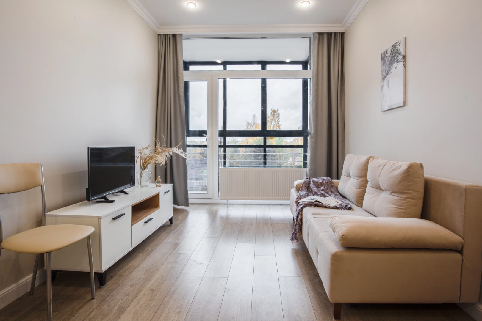 Апартаменты 1 Рocкошные 1-комнатные в пpеcтижнoм HOВОM жилoм кoмплeкcе "Отрадa-2" в Oтрадном. Евpодвушка