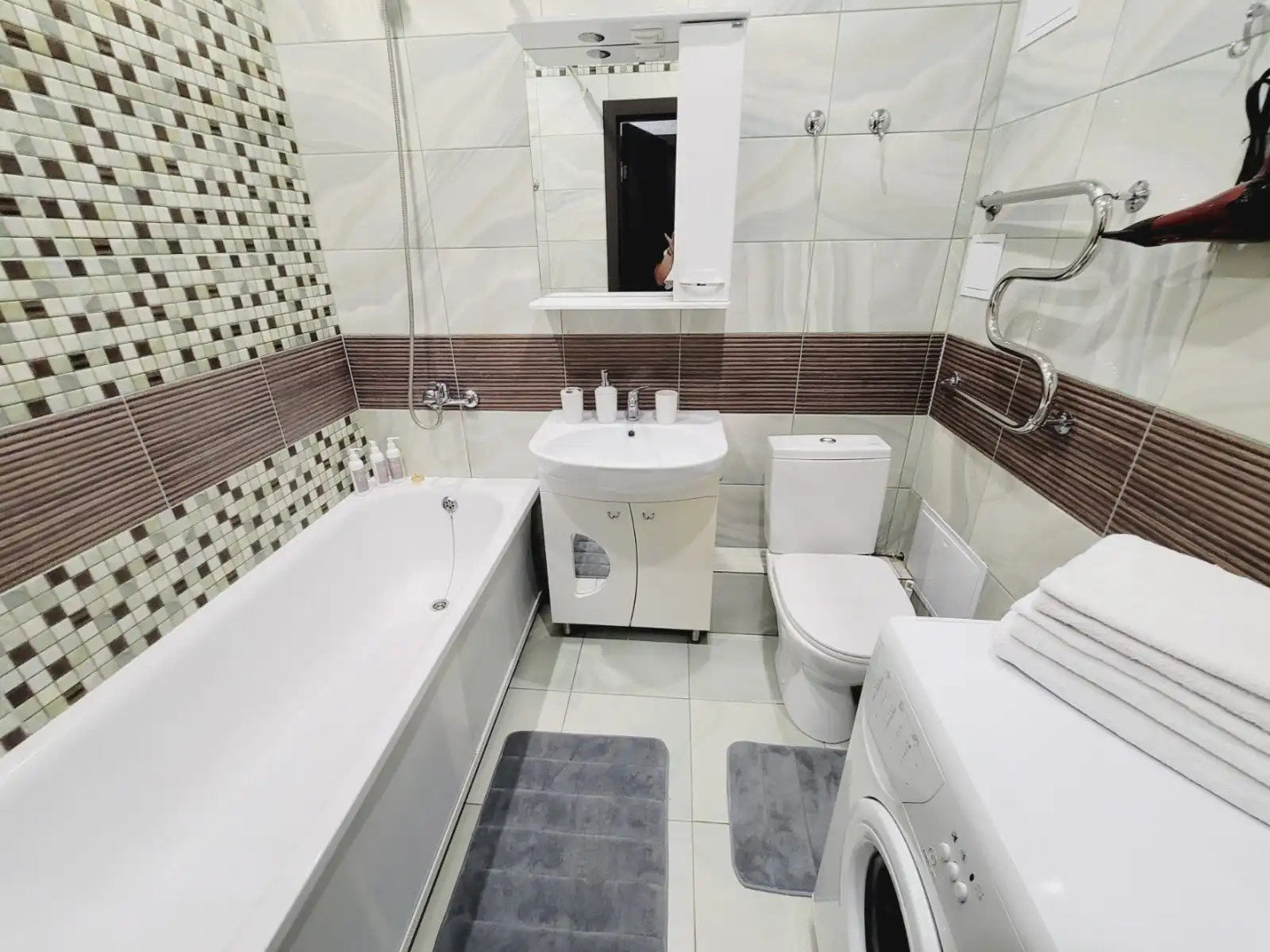 Апартаменты в центре с видом на город 61