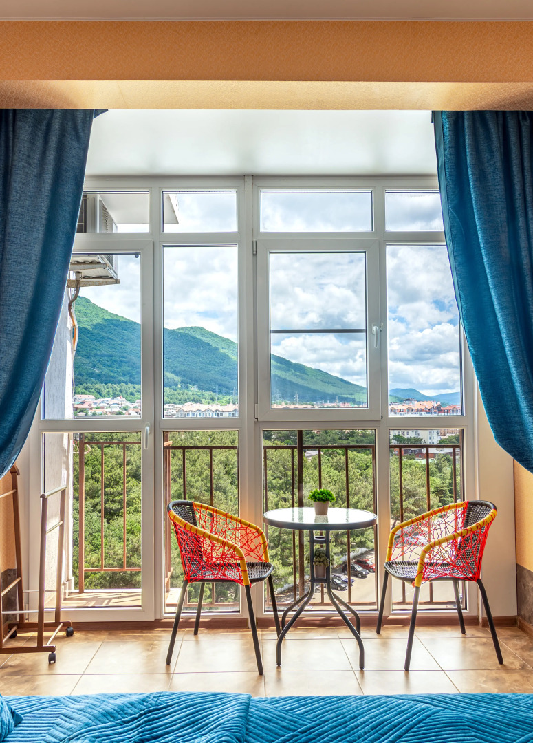 Квартира Евротрешка с видом на горы