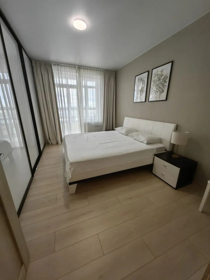 Квартира Krasroom с 3 комнатами в ЖК Параллели