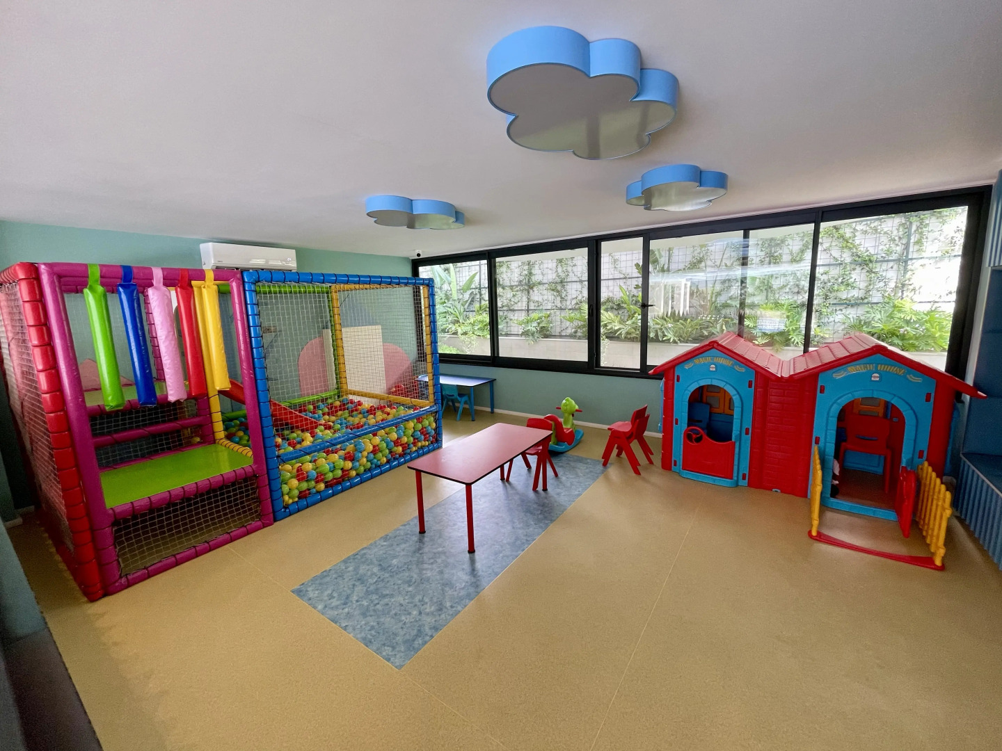 Апартаменты SA Apartments 1bd Flat 300m to the Beach.