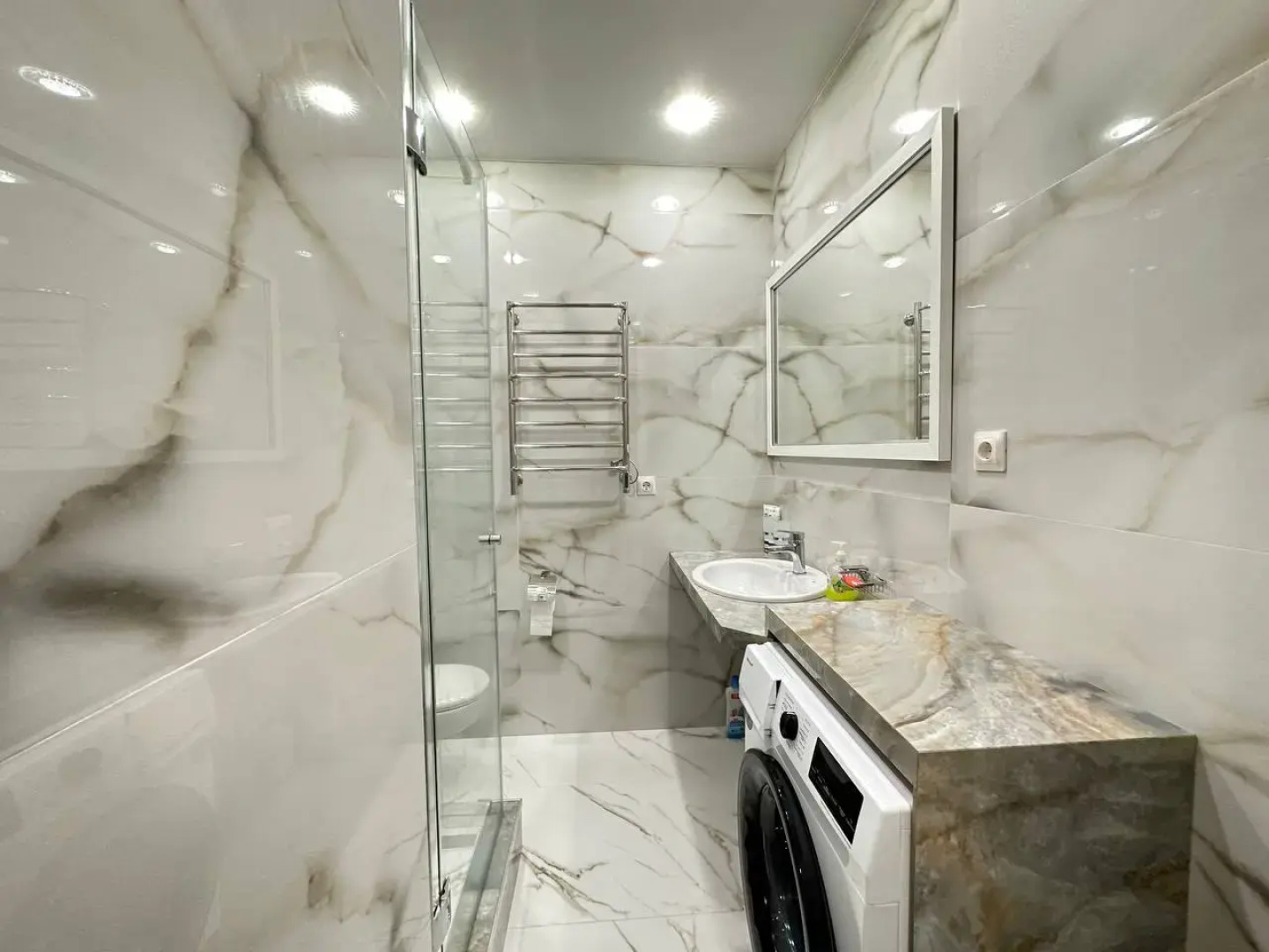 Апартаменты Актер House