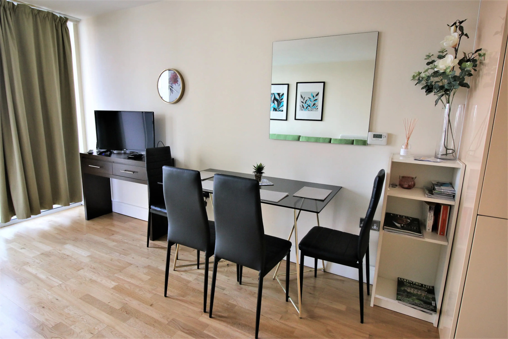 Апартаменты Extravagant Court