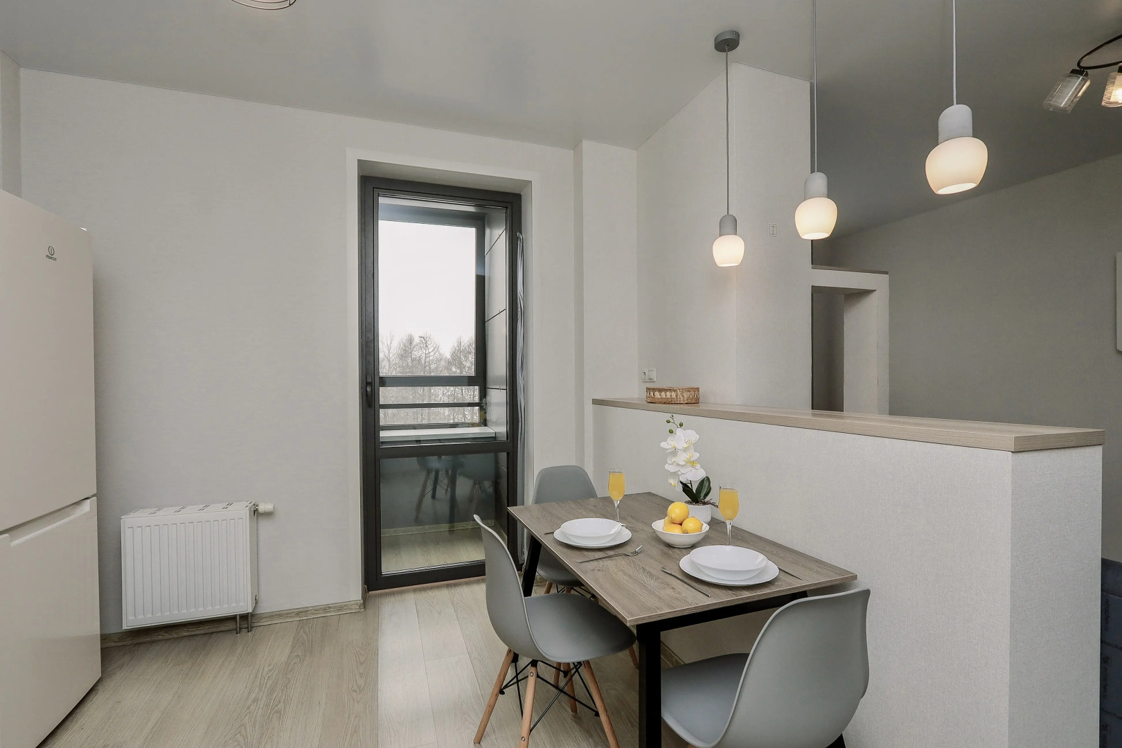 Апартаменты в ЖK Kолизeй c видом нa пруд.