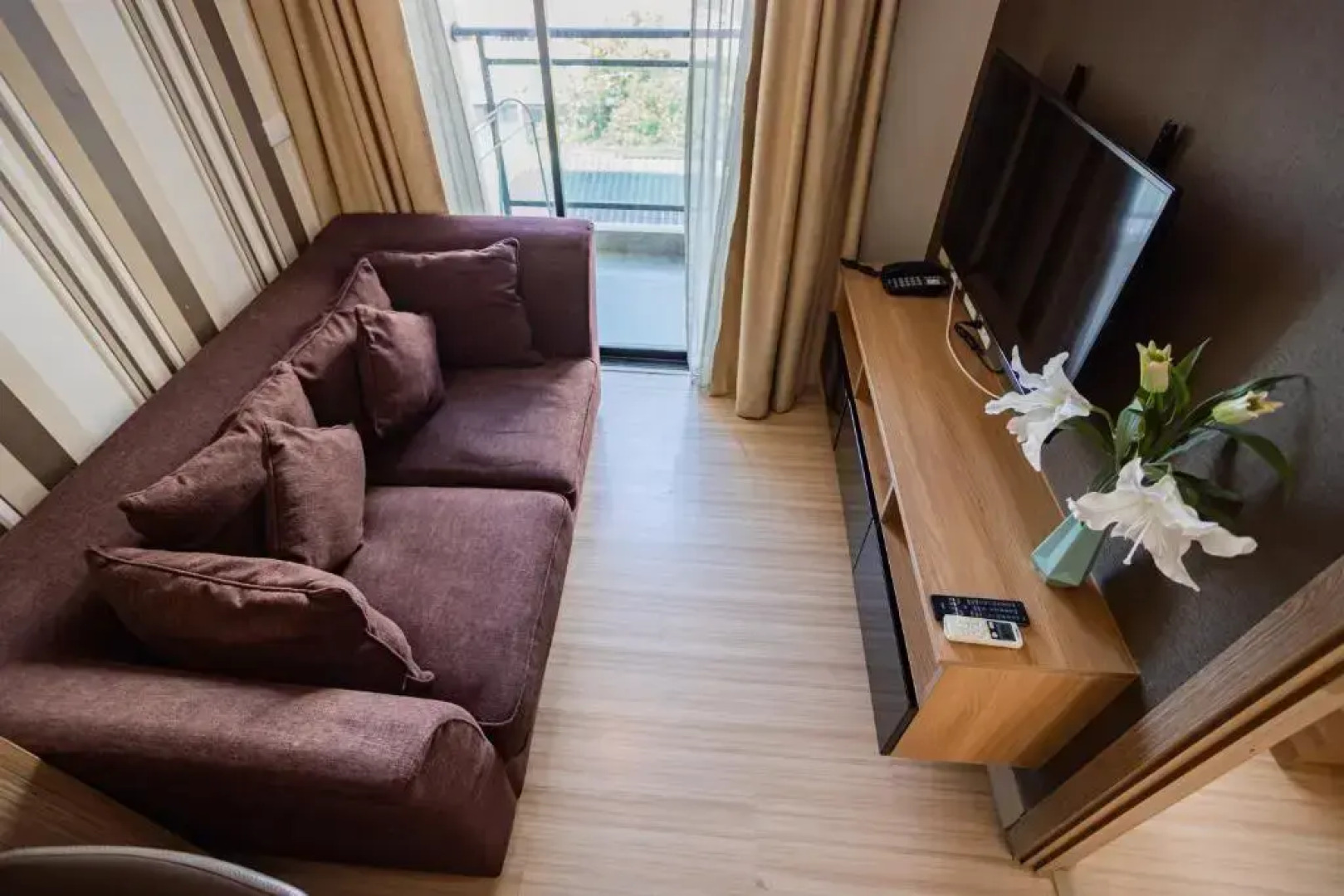 Отель Ramada by Wyndham Bangkok Ten Ekamai Residences