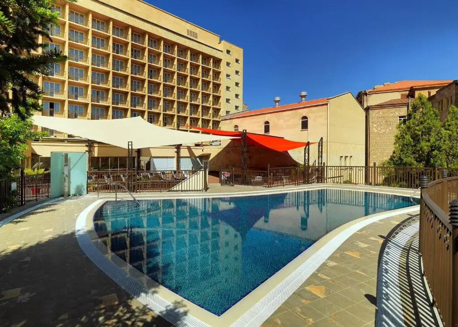 Отель Armenia Marriott Hotel Yerevan