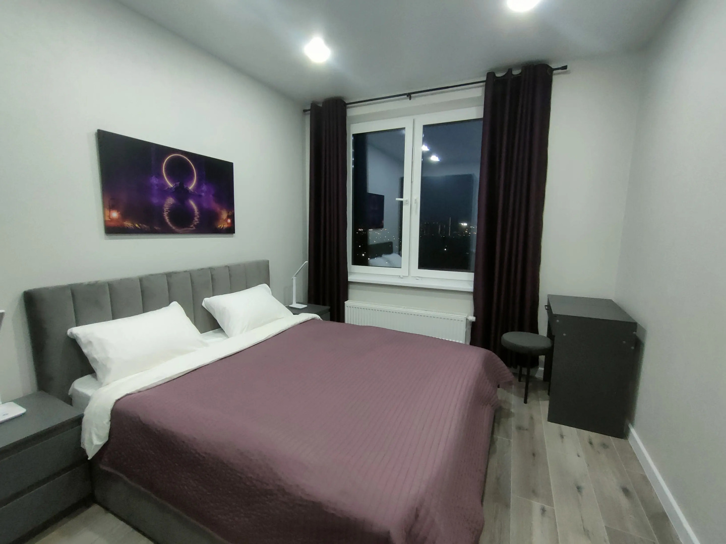 Апартаменты видовые двухкомнатные у метро на 24 этаже