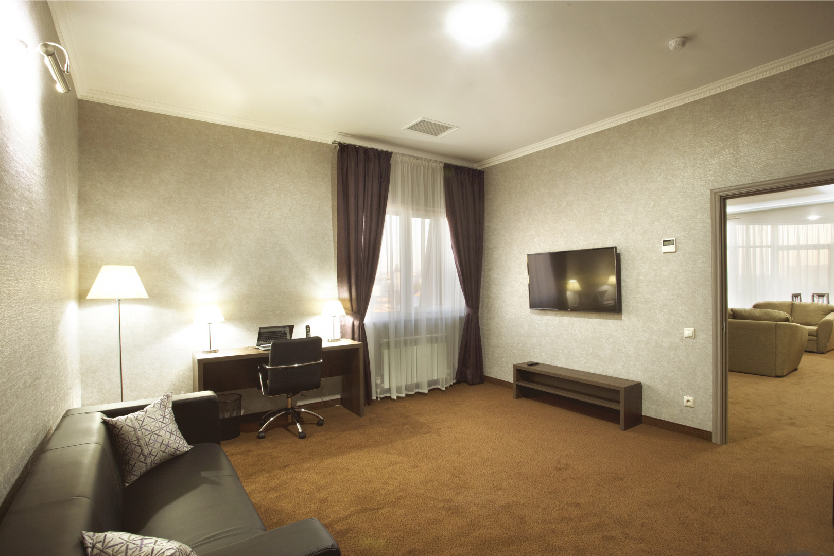 Отель Amici Grand Hotel