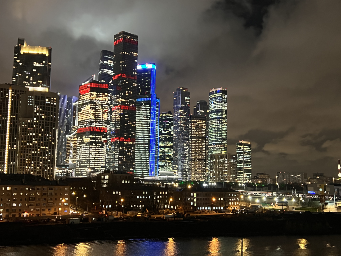 Апартаменты River На Набережной С Видом На Сити